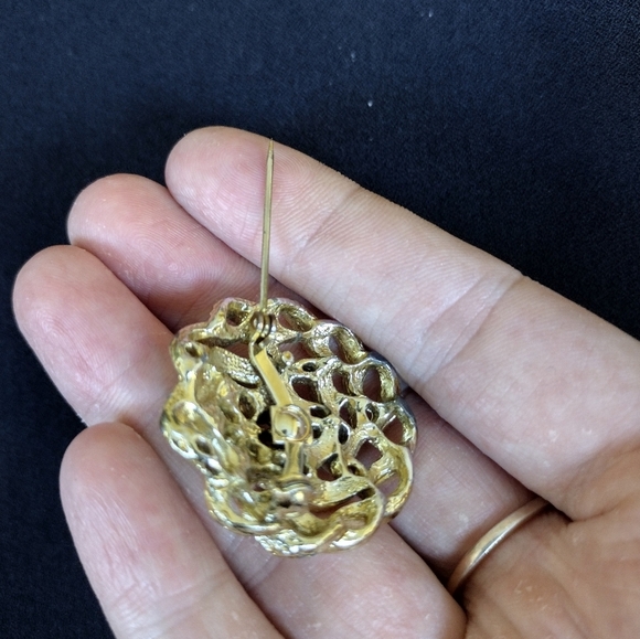 Gold and Blue Gemstone Brooch - Picture 5 of 8